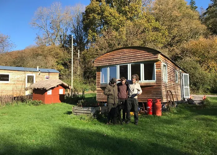 Shepherds Huts at Ham Hill: Lakeside Retreat with Pet-Friendly Cottages